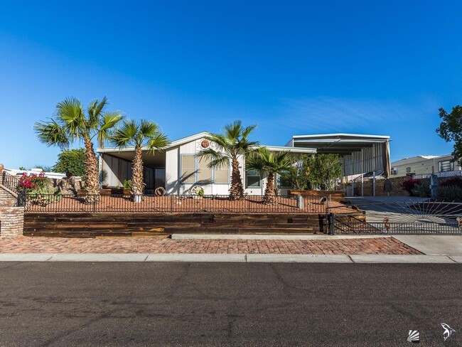 Photo - 13560-13550 E 50th Dr Casa