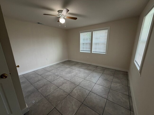 Photo - 209 E Graham St