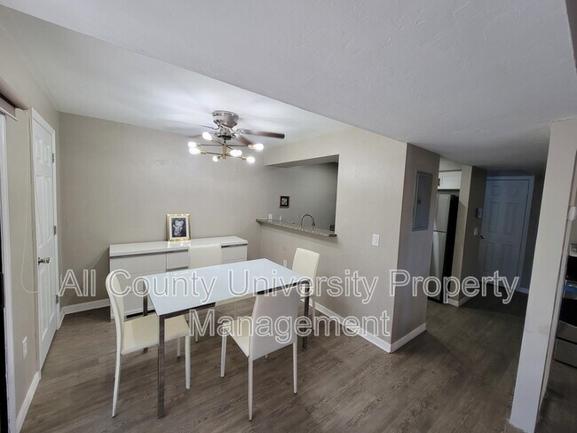 Photo - 207 SW 6th Ave