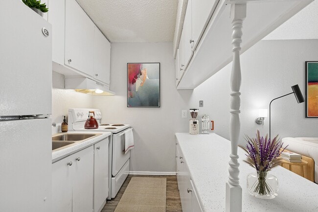 Building Photo - Alturas Andrews Rental