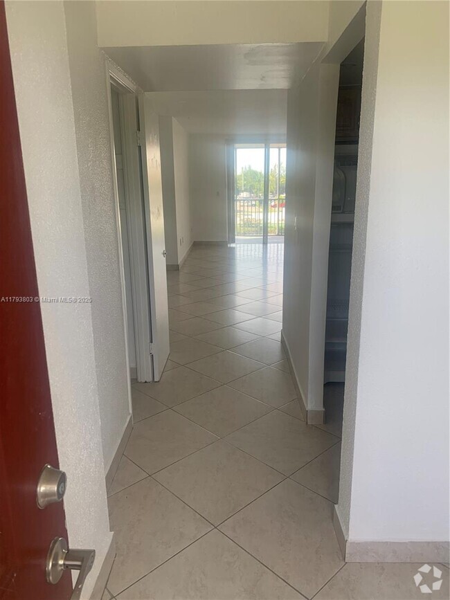 Building Photo - 1770 NE 191st St Unit 302-1 Rental