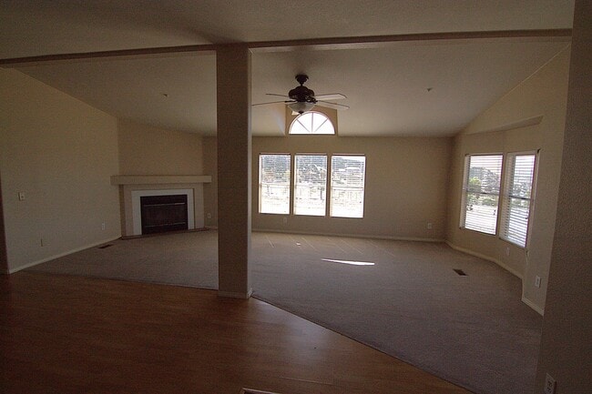 35850 Via Famero Dr