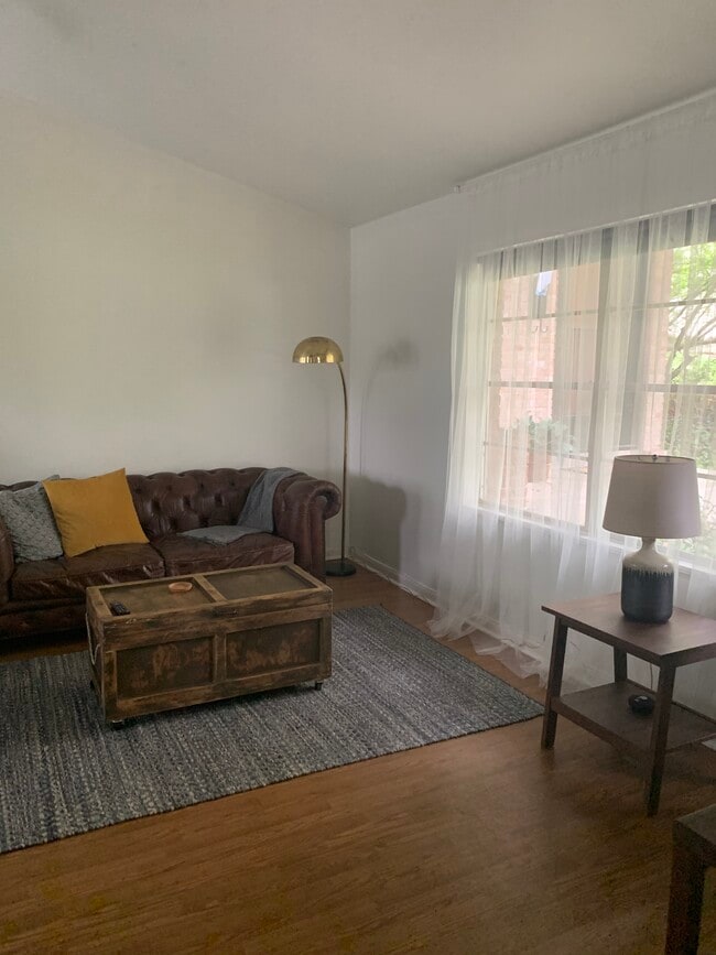 Livingroom - 515 Pecan Grove Rd