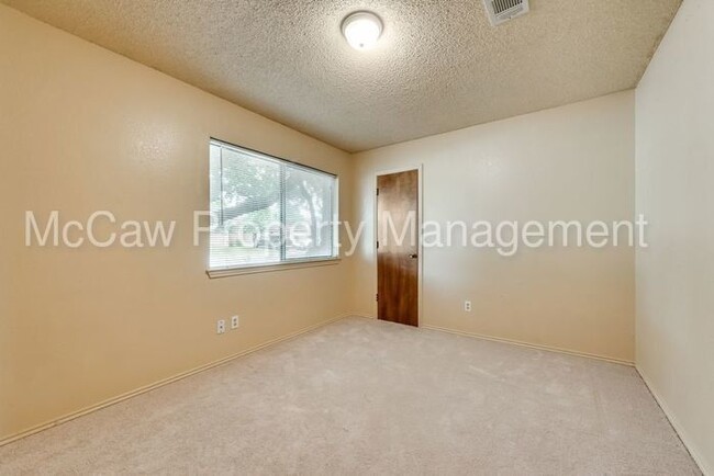Photo - 2913 Green Ridge St