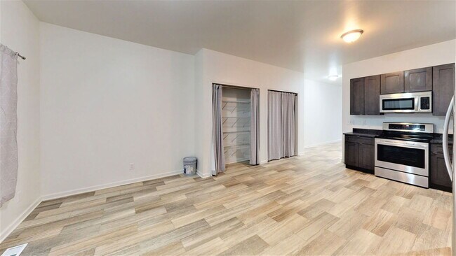 Photo - 417 E 18th Ave