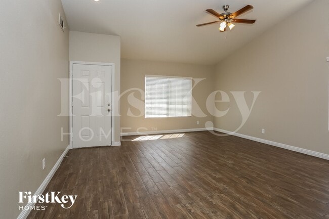 Photo - 4705 Crimson Leaf Dr