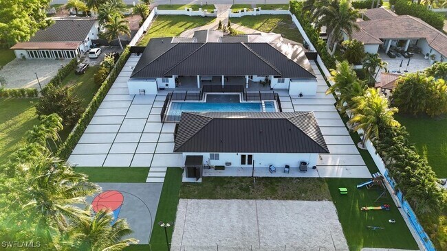 Photo - 365 NE 123rd St