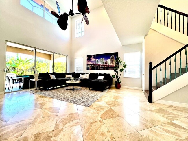 Photo - 854 Hollywood Blvd