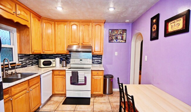 Photo - 470 Edith Ave S