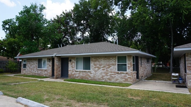 Photo - 604 Wilson Rd