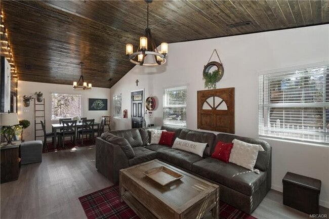 Photo - Move-In Ready 2 Bed / 2 Bath + Bonus Room & Den/Office