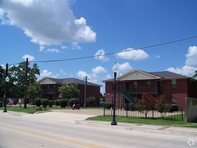 Building Photo - 4100 College Main St Rental