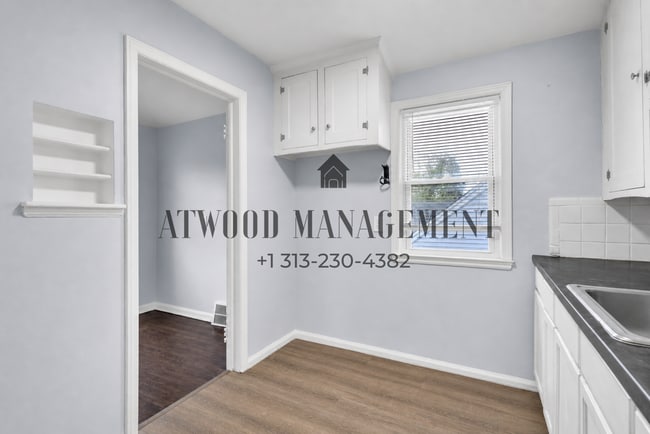 14118-20 Evergreen Rd