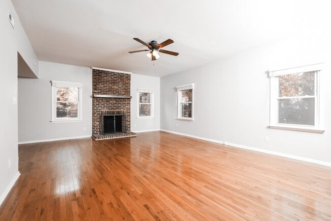 Photo - 1608 Maybrook Dr