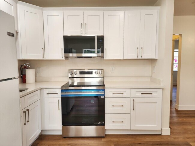 Photo - 617 NE 8th Ave