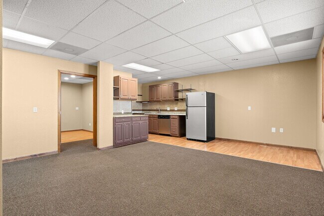 Photo - 1 Woodland Ave