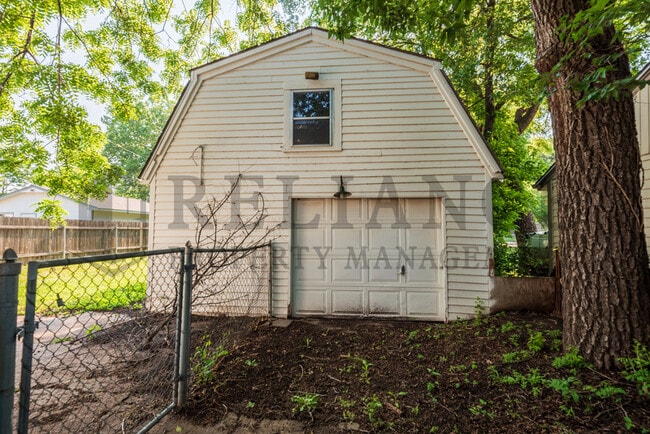 Photo - 232 S Sedgwick St