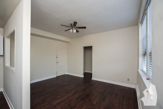 Photo - 3346 N Marshfield Ave Unidad 209