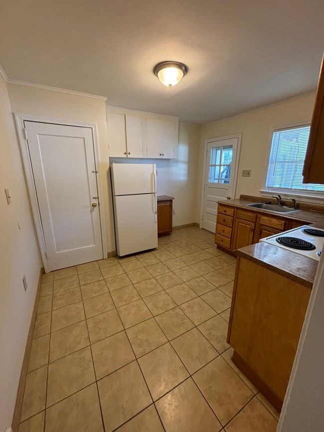 Photo - 1760 Sherwood Rd