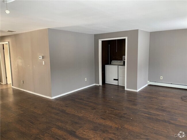 Building Photo - 25083 Woolworth St Rental