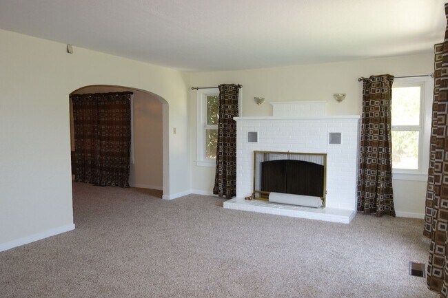 Photo - ? Charming Country Home Available November! ?