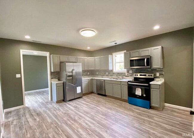 Photo - 2021 13th St