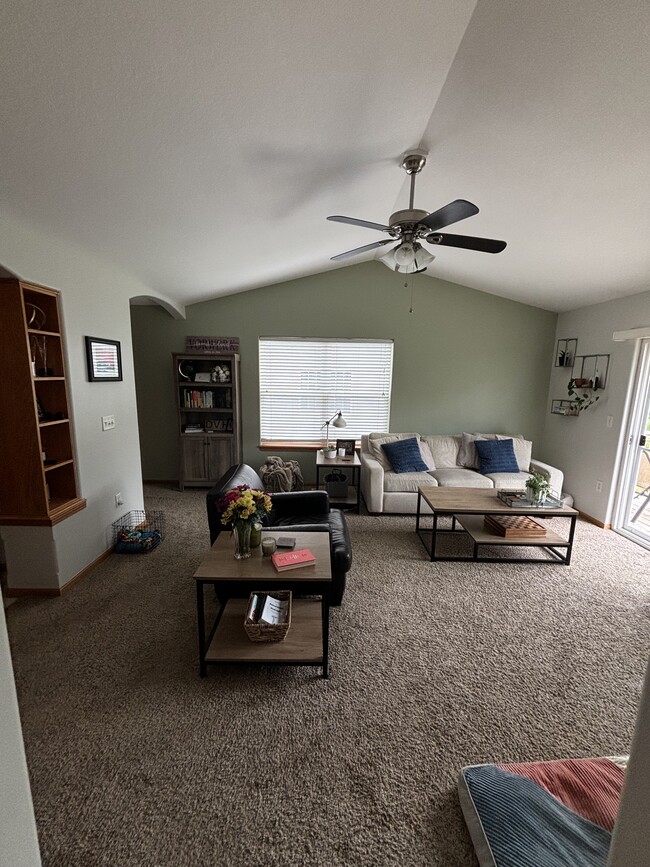 Photo - 1552 Deerfield Dr