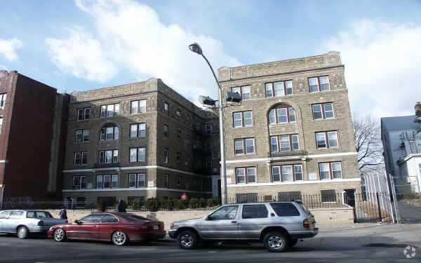 Photo - 214-220 Roseville Ave Apartments