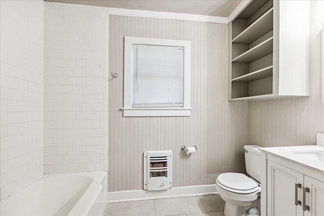 Building Photo - 422 Silliman St