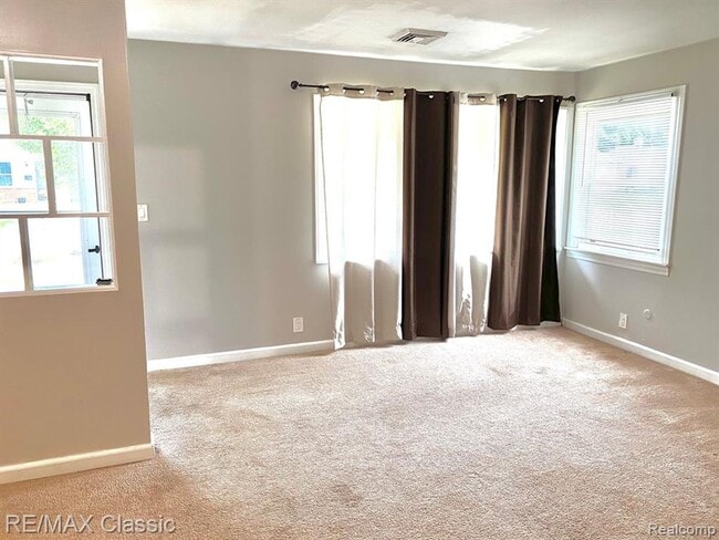 Photo - 22011 Blackstone St