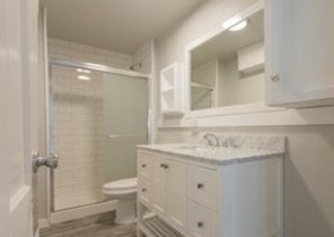 Photo - 1719 Marine St Unidad B