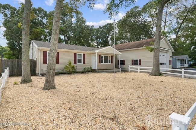 Building Photo - 303 Chestnut Dr