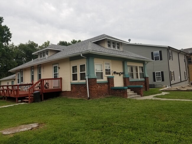 Photo - 417 Saint Louis Rd Unit B