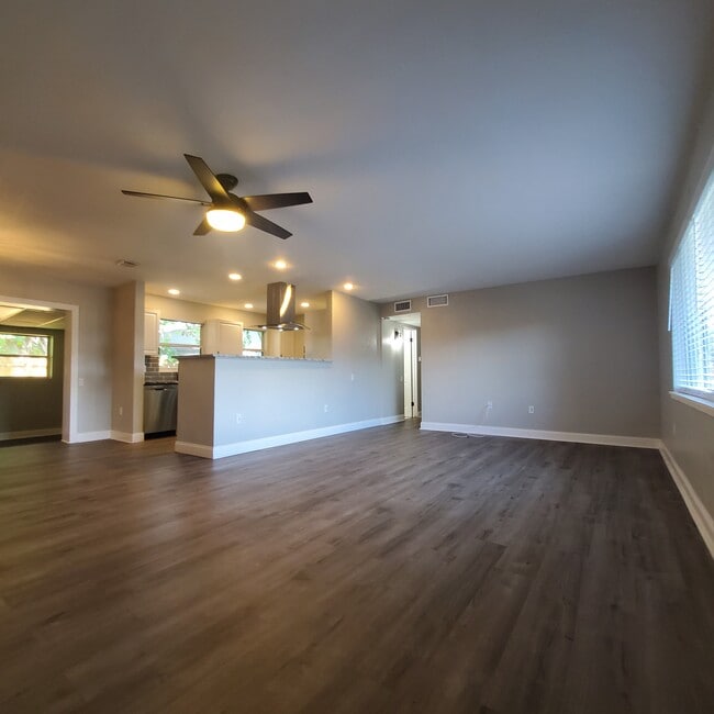 Photo - 6772-6113 113th St