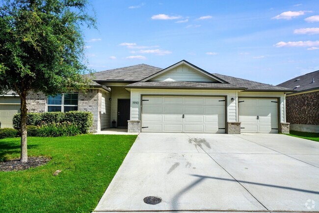 Building Photo - Stunning Home with 3-Car Garage in New Bra...