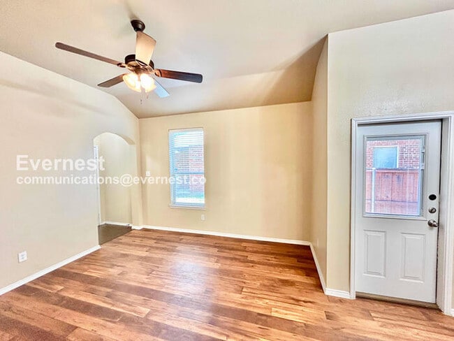 Photo - 3 Bed, 2 Bath Home with Fenced Yard & Garage / Pet-Friendly / Available Now!
