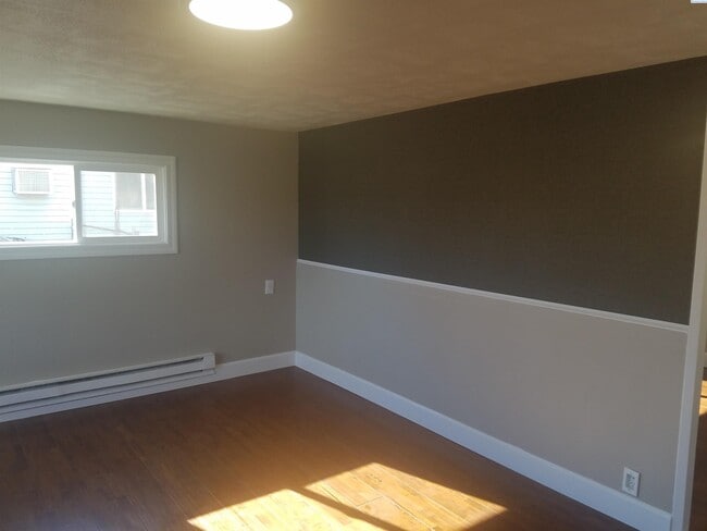 Photo - 905 Winslow Ave