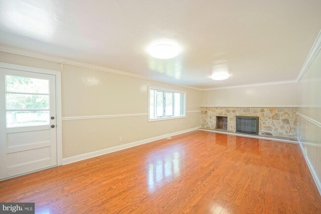 701 Crestbrook Ave