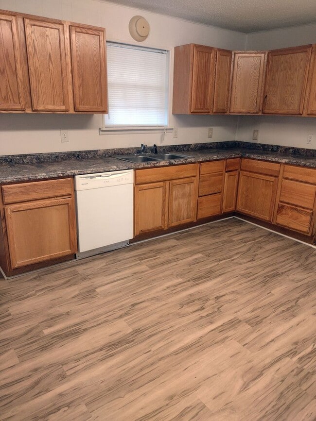 Photo - Spacious 4-Bedroom 2-Bath Home in Little R...
