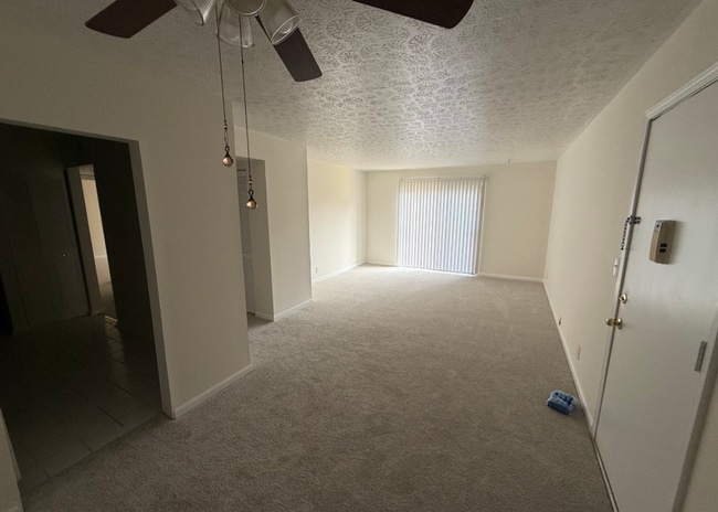 Building Photo - 7010 Wildwood Cir Unit 70