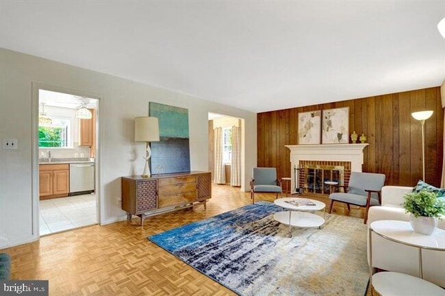 Photo - 4902 Ravensworth Rd