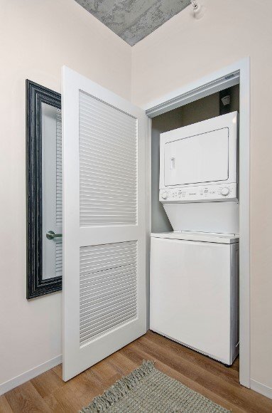 Photo - 65 E 14th St