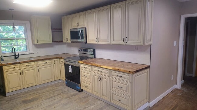 Photo - 2626 Vucrest Ave