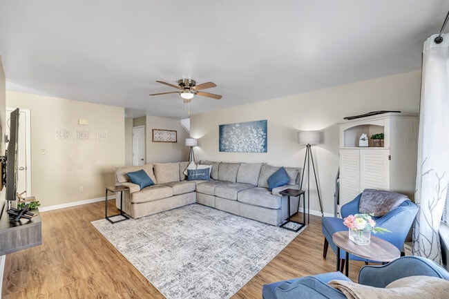 Photo - 341 Desplaine Rd