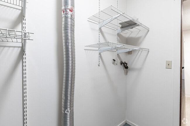 2BR, 2BA - Laundry Hookups