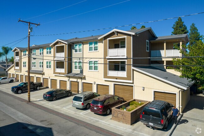 Compass Rose - Compass Rose Apartments