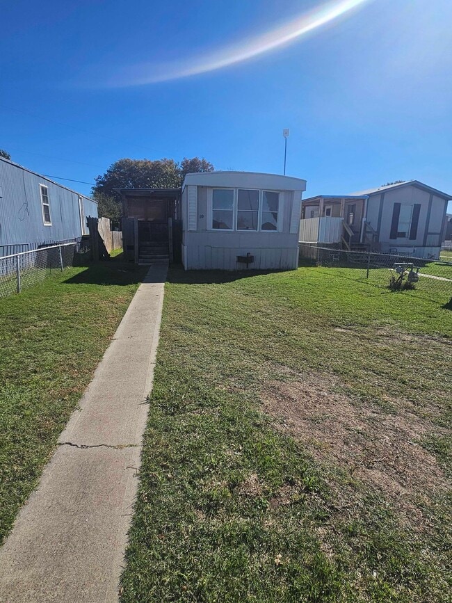 Building Photo - 2504 SW Jefferson Ave