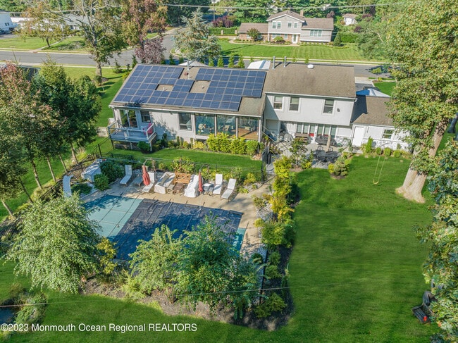 Photo - 900 Darlene Ave