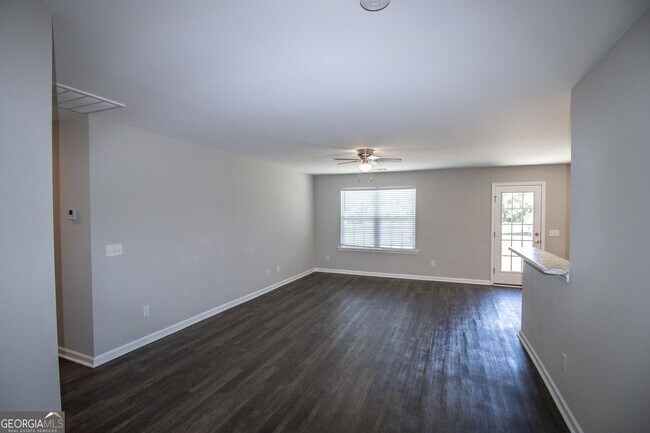 Photo - 107 Callaway Cres