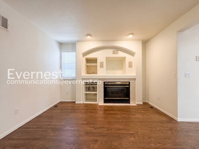 Photo - 4 Bed/2.5 Bath Single family home/Available Now!